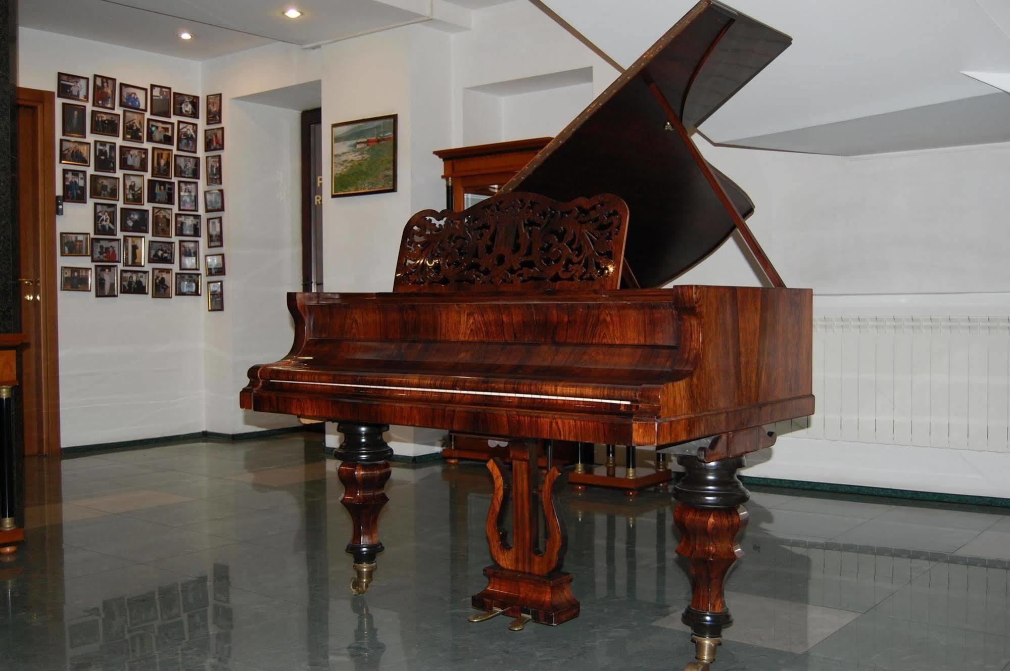 Art Hotel Academy Dnepropetrovsk Exterior foto